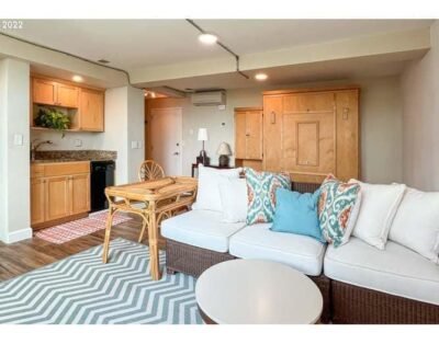 1205 SW Cardinell Dr #401